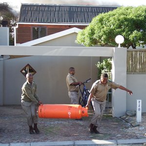 Gansbaai Vlamme le huis in puin 3